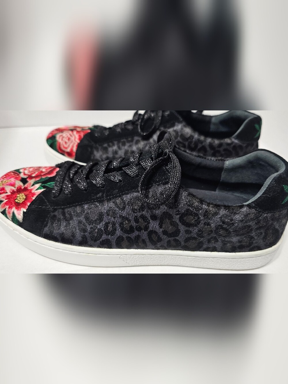 Johnny Was Black Leopard Calf Hair Floral Embroidered Sneaker JWS6022-6 Size 9.5 - Picture 9 of 13